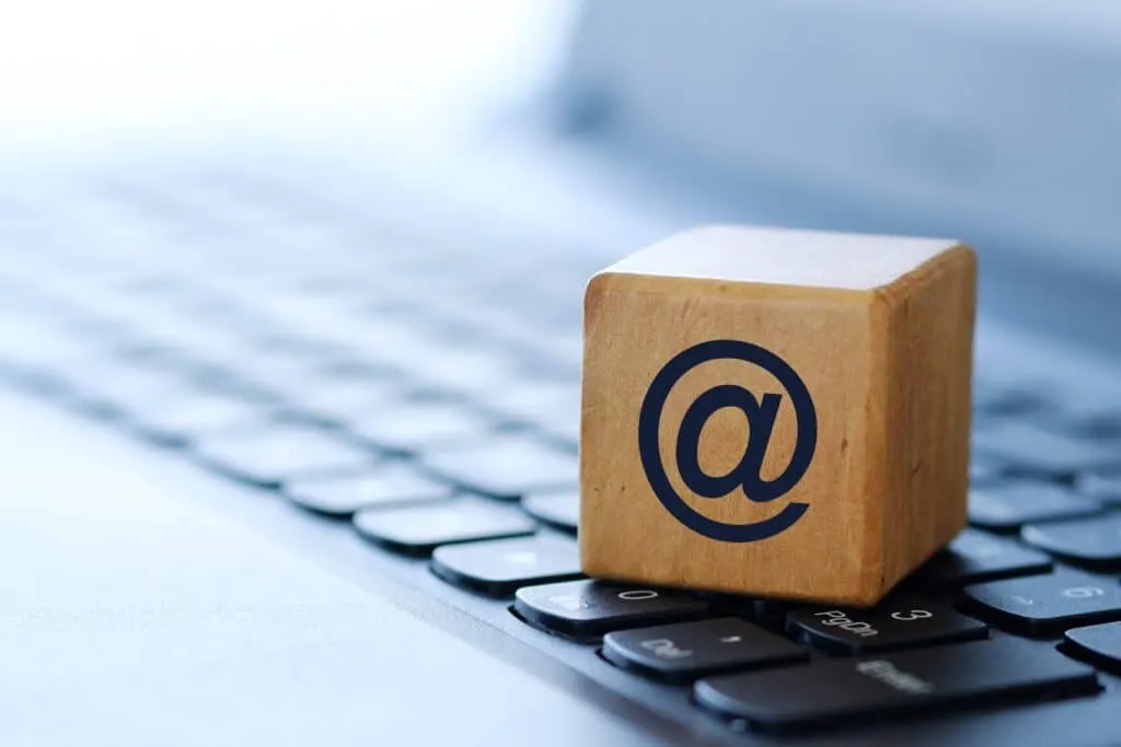 adresse e mail